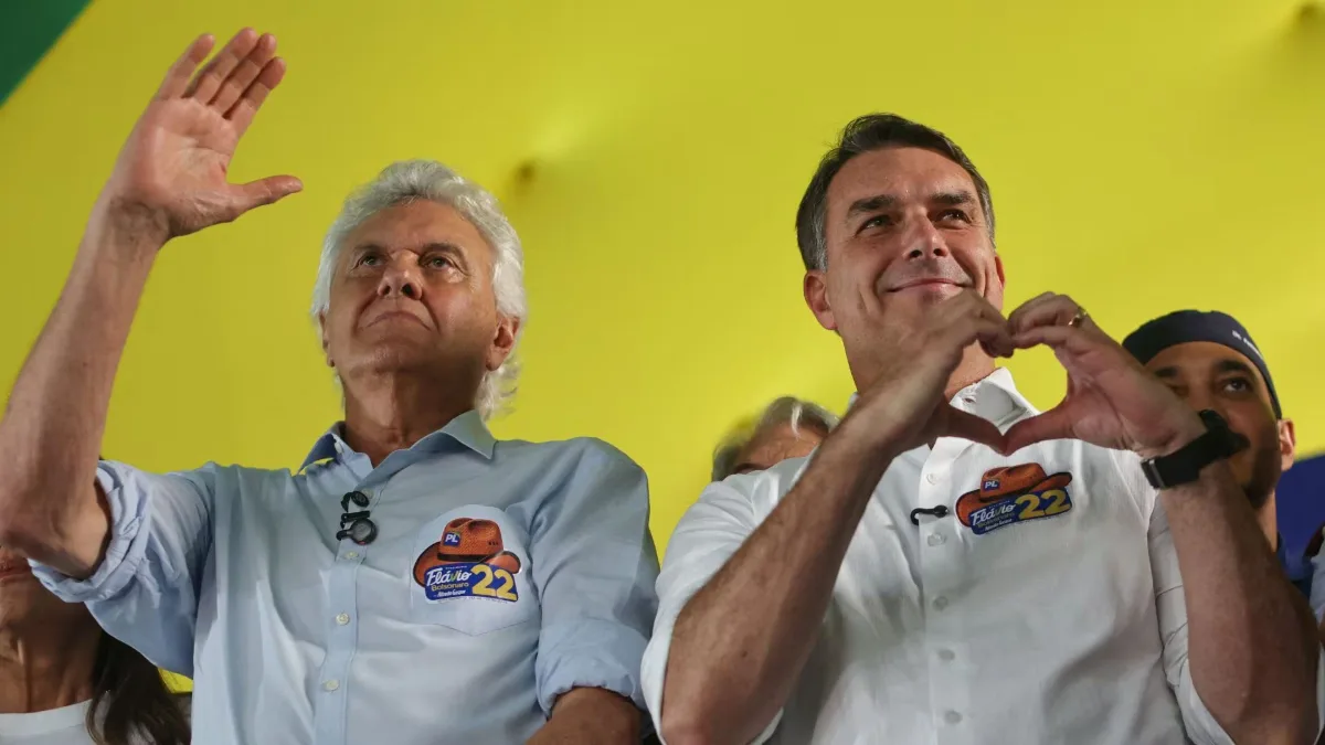 Caiado oficializa apoio a Flávio Bolsonaro no segundo turno